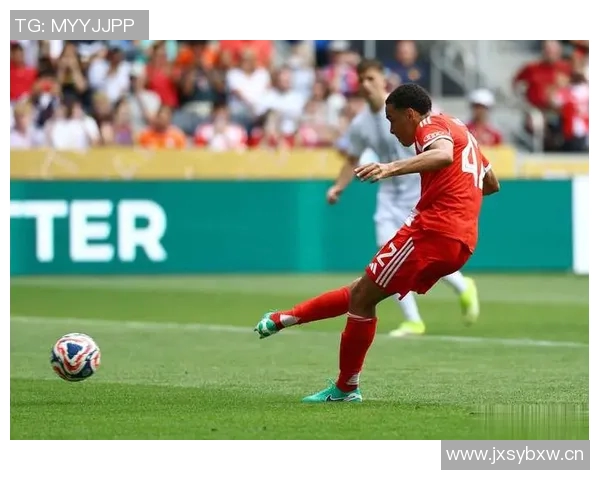 拜仁客战法兰克福海报发布奥利塞带球冲锋全力争胜 拜仁客战法兰克福海报发布奥利塞带球冲锋全力争胜