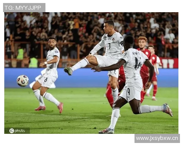 因凡蒂诺祝贺C罗世预赛射手王再创辉煌成就