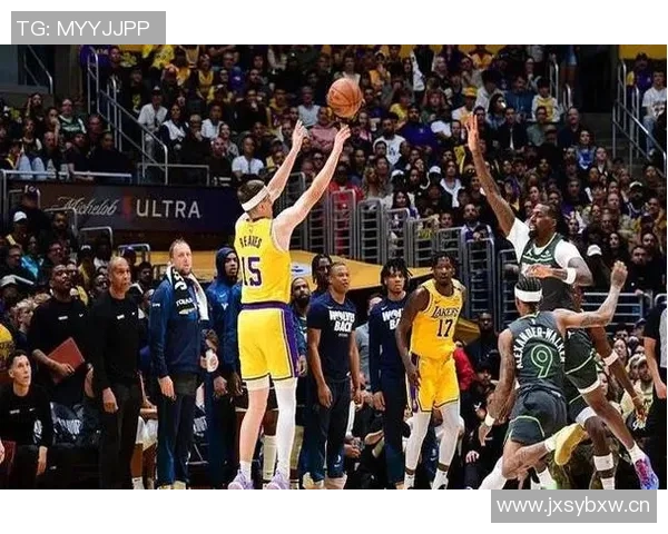 湖人首发防守问题亟待解决里夫斯首发是否合适引发争议