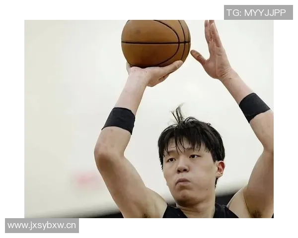 媒体人分析杨瀚森在新秀中表现平平中锋位置逐渐被潮流冷落