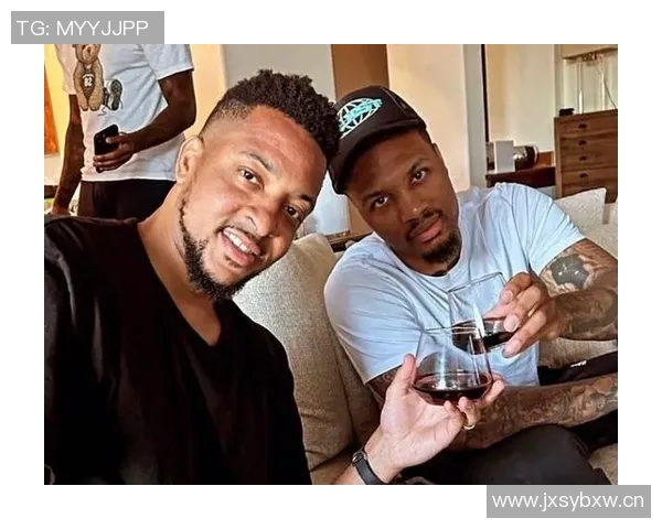 昔日双枪重聚波特兰麦科勒姆赛后与利拉德深情拥抱致敬