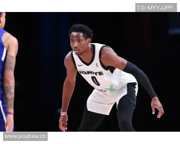 追梦之路：库明加逐渐承担重任展现潜力与成长的双重挑战