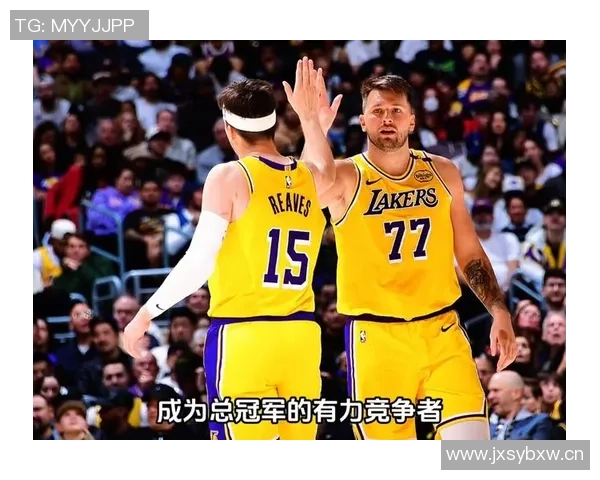 湖人训练场景曝光斯玛特紧逼八村里夫斯全力防守展现球队默契