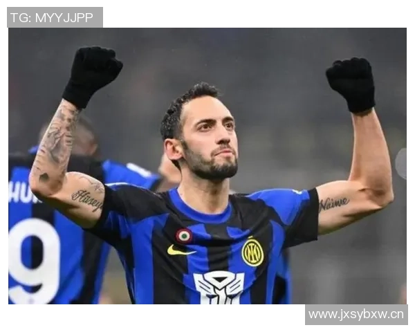 国米官方宣布恰尔汗奥卢左小腿肌肉拉伤将进行伤情评估