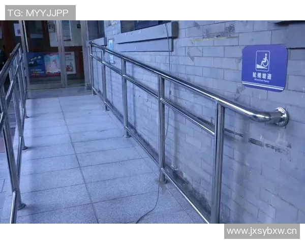 阿尔瓦拉多腿部受伤紧急返回更衣室希望尽快恢复状态