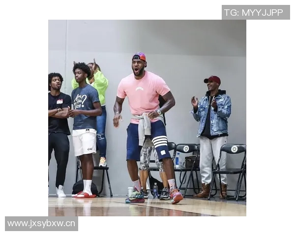 阿贾面对镜头自信宣言三冠荣耀老詹也来助阵