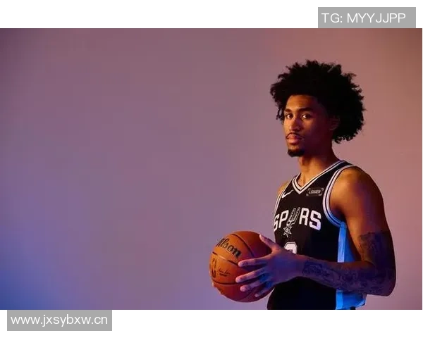 哈珀惊讶不已奎因交换球衣后又迅速要回自己的球衣真是搞笑瞬间