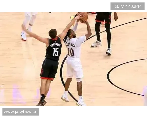 骑士因违反联盟球员参与政策遭罚十万美元引发热议 骑士因违反联盟球员参与政策遭罚十万美元引发热议