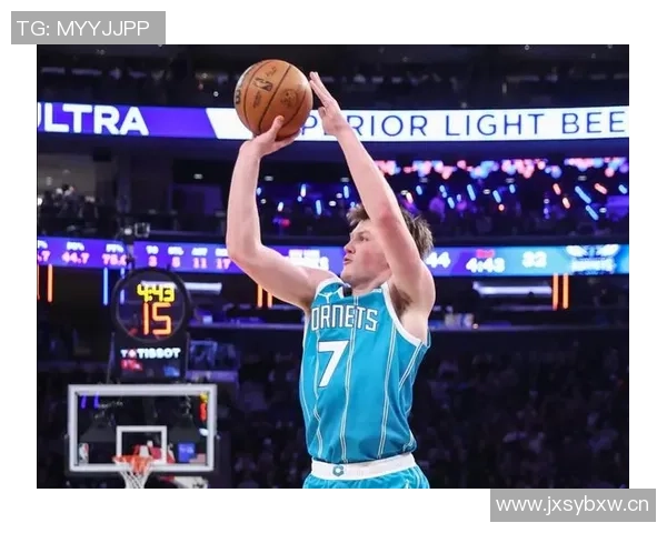 克尼佩尔表现惊艳4号秀16投7中斩获20分12篮板2助攻展现新秀风采